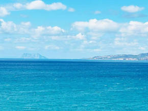 Atico con vistas al mar en playa del Cristo Estepona